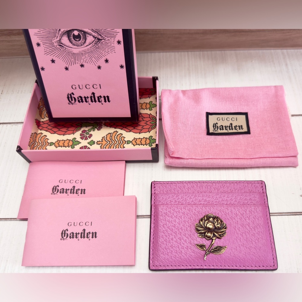 REDUCED- Limited Edition Pink Gucci Garden Card Holder Wallet